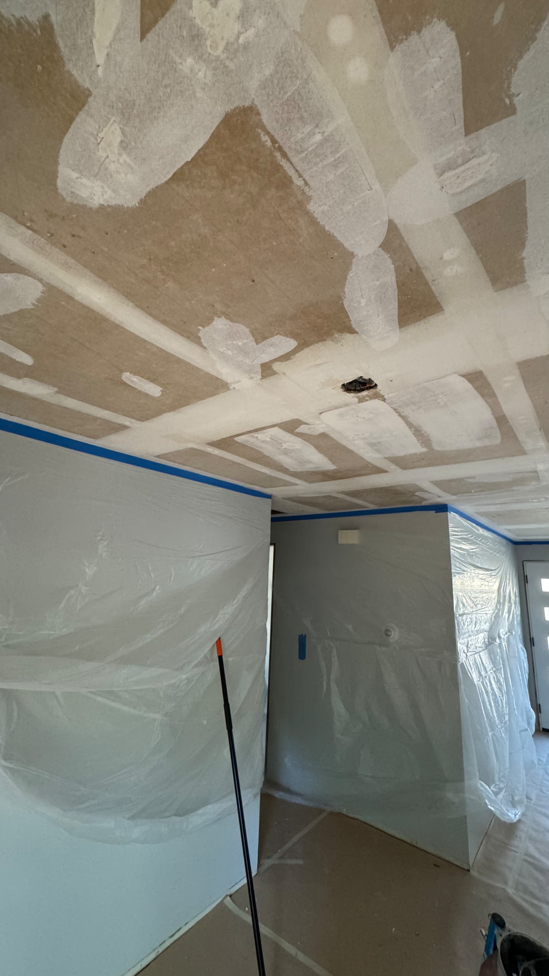 Before and after drywall finishing and ceiling work by Aesthetic Construction in Portland Metro, Oregon. Before.